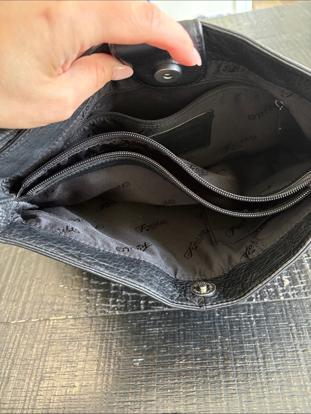 Fossil Black Leather Messenger/Crossbody Bag - Picture 7 of 8